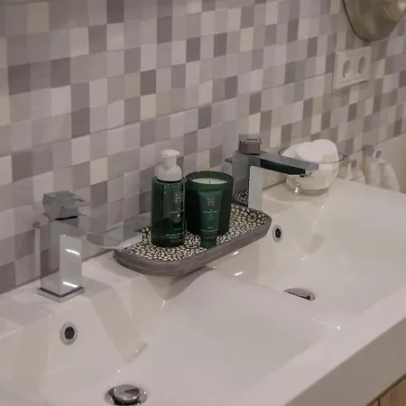Penthouse Linnet Apartment