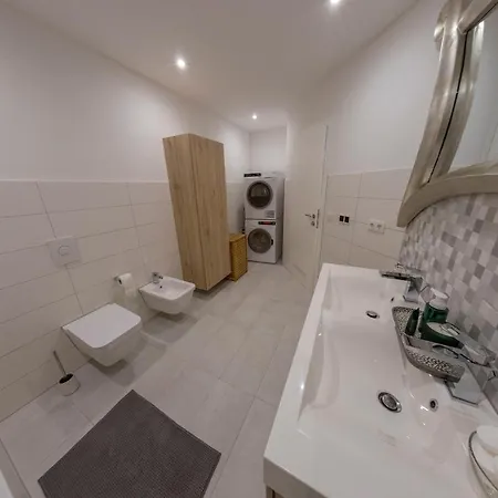 Penthouse Linnet Apartment *
